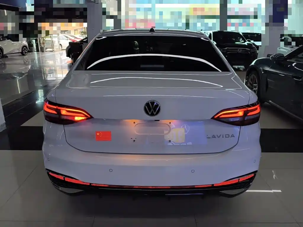 Volkswagen Lavida — миниатюра 6
