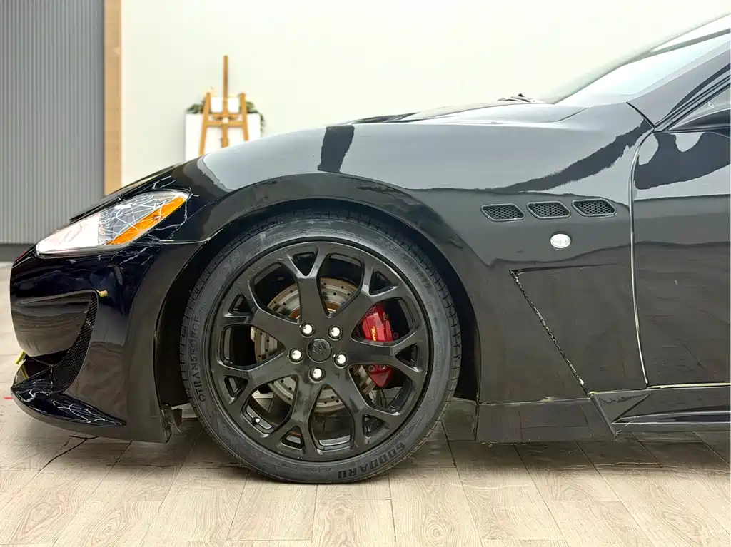 Maserati GranTurismo 2013 4.2L V8