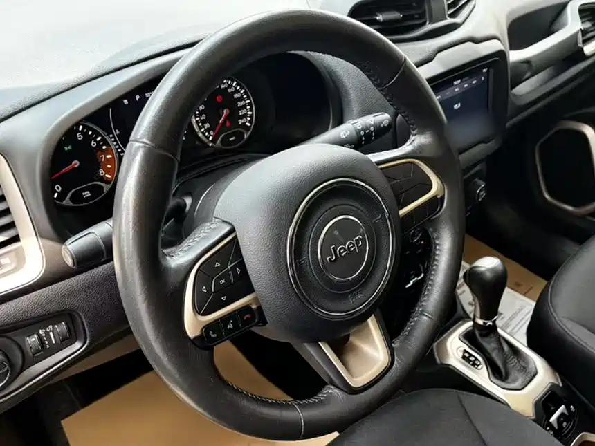 Jeep Renegade — миниатюра 11