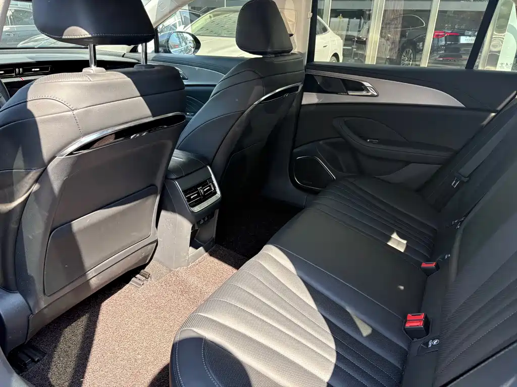Hongqi Hongqi H5 — миниатюра 7