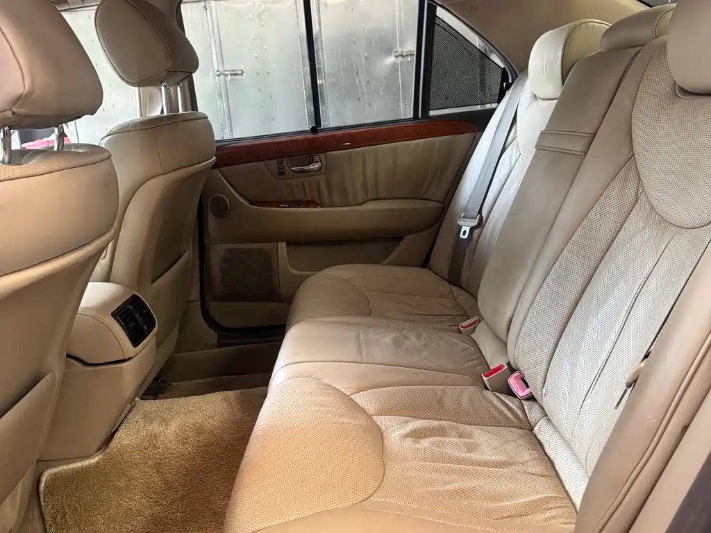 Lexus LS — миниатюра 13