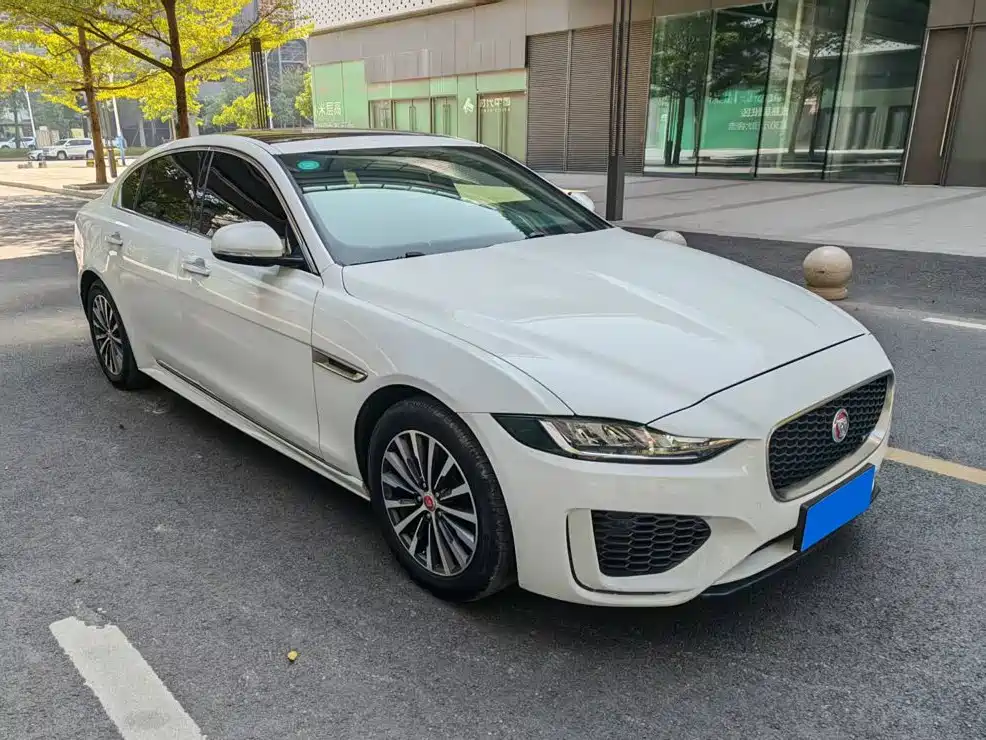 Jaguar XEL — миниатюра 3
