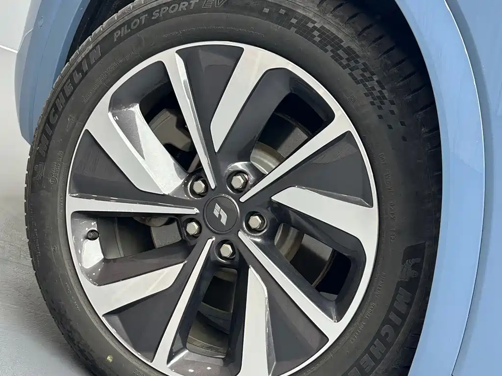 Li Auto Li ONE — миниатюра 7