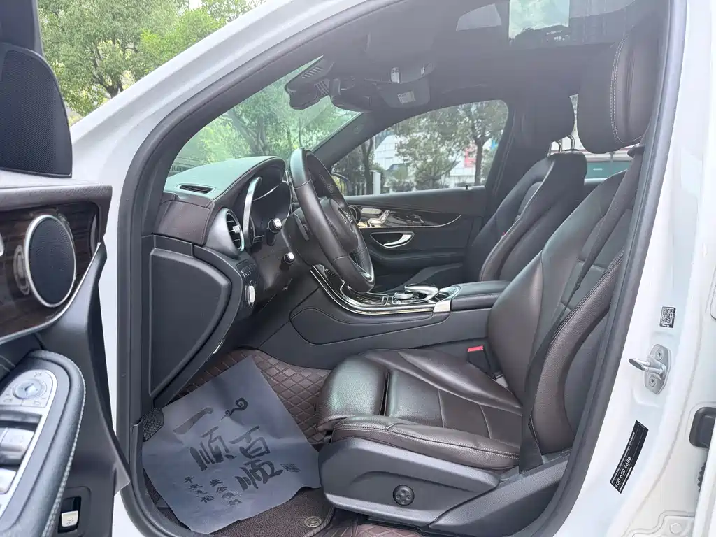 Mercedes-Benz GLC 2017 GLC 260 4MATIC Luxury