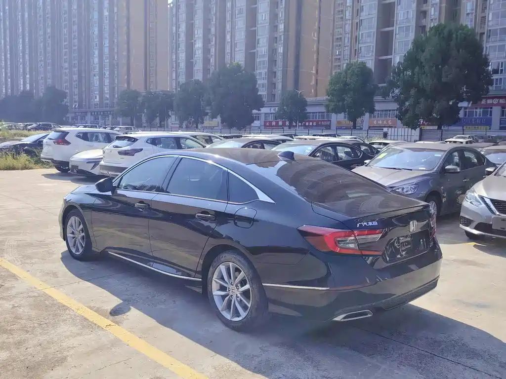 Honda Accord — миниатюра 9