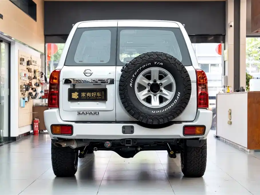 Nissan PatrolY61 Y61 2018 4.8L AT