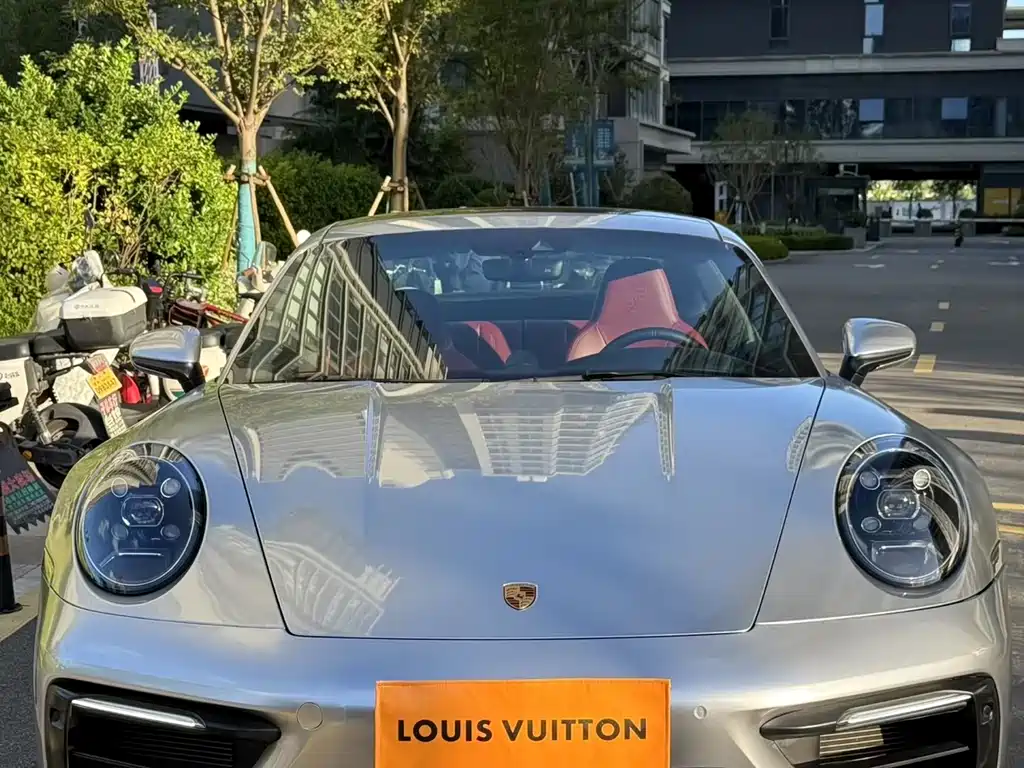 PORSCHE  911