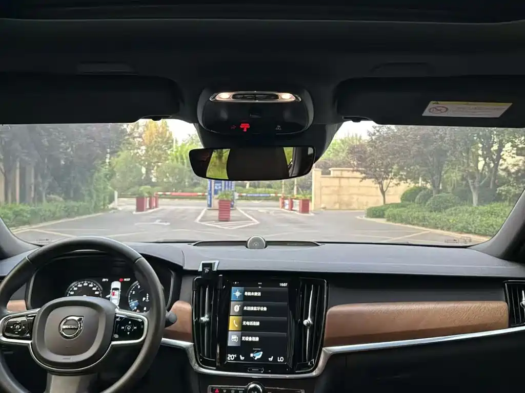 Volvo S90 — миниатюра 4