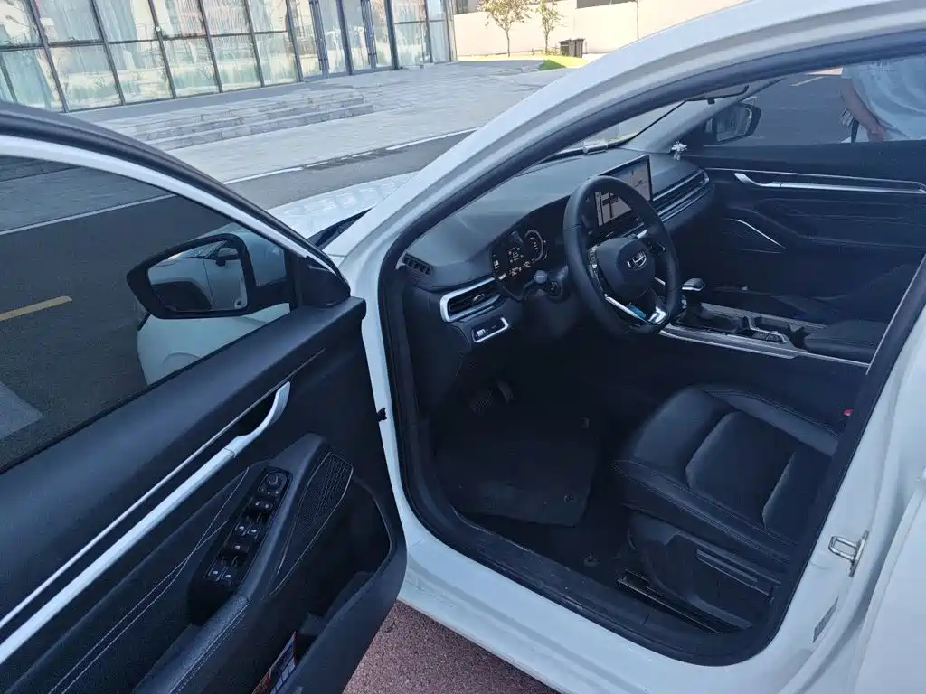 Geely Emgrand — миниатюра 17