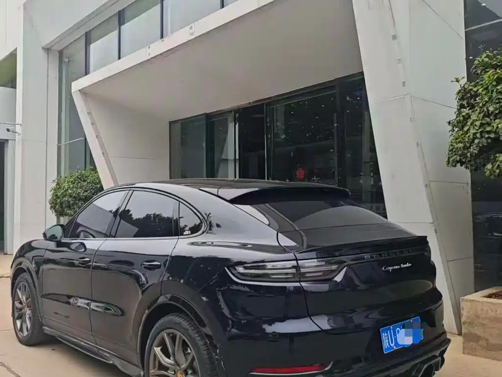 Porsche Cayenne — миниатюра 10