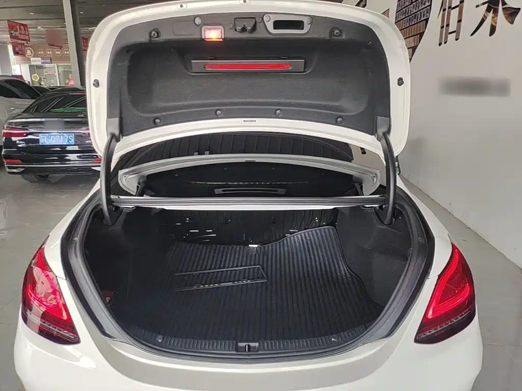 Mercedes-Benz C-Class — миниатюра 19