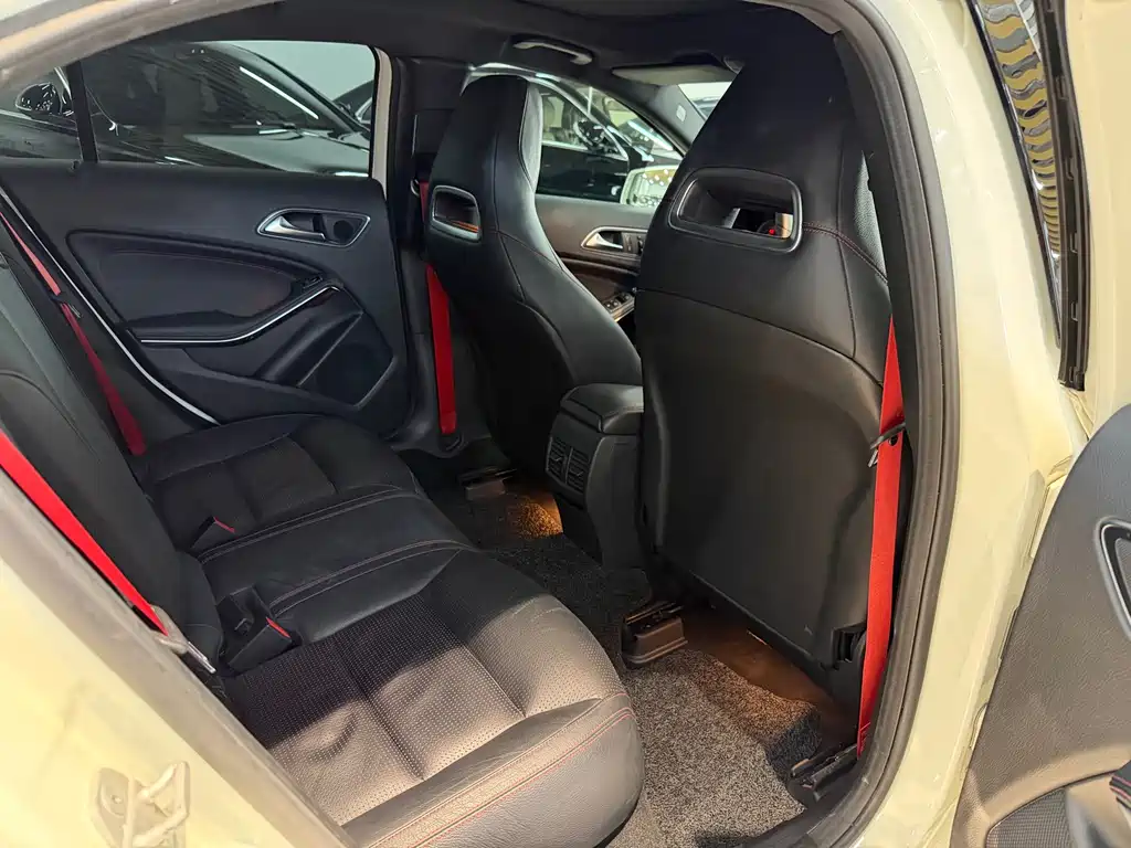 Mercedes-Benz A-Class (Import) — миниатюра 12