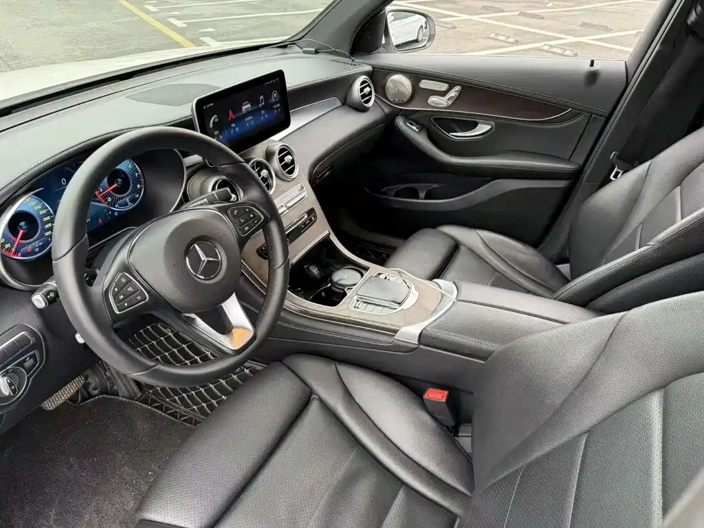 Mercedes-Benz GLC 2019 GLC 300 L 4MATIC