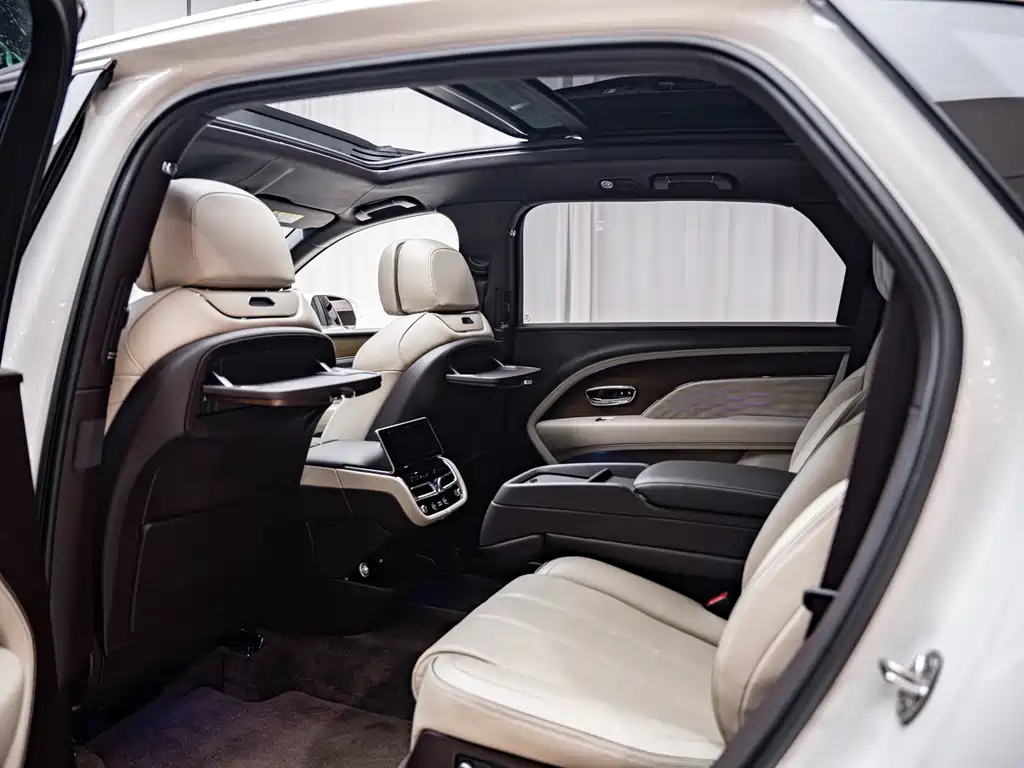 Bentley Bentayga — миниатюра 14