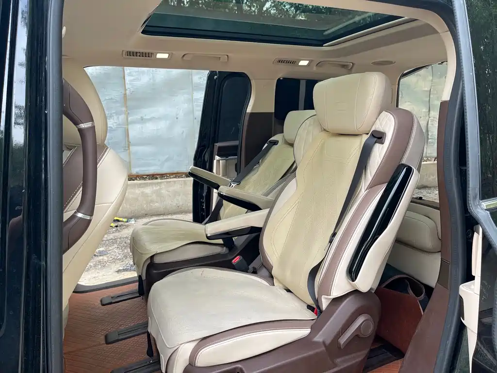 Bestune M9 2023 2.0T Premium