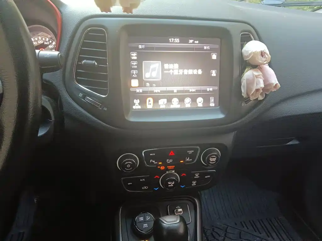 Jeep Compass — миниатюра 9