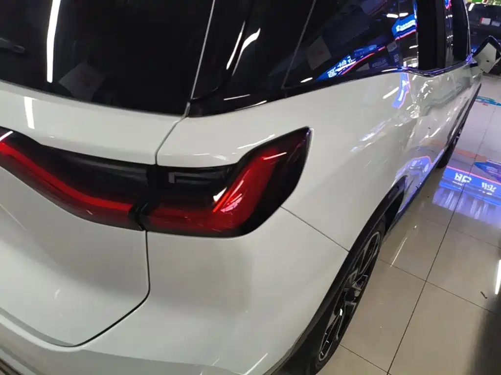 NIO ES8 — миниатюра 8