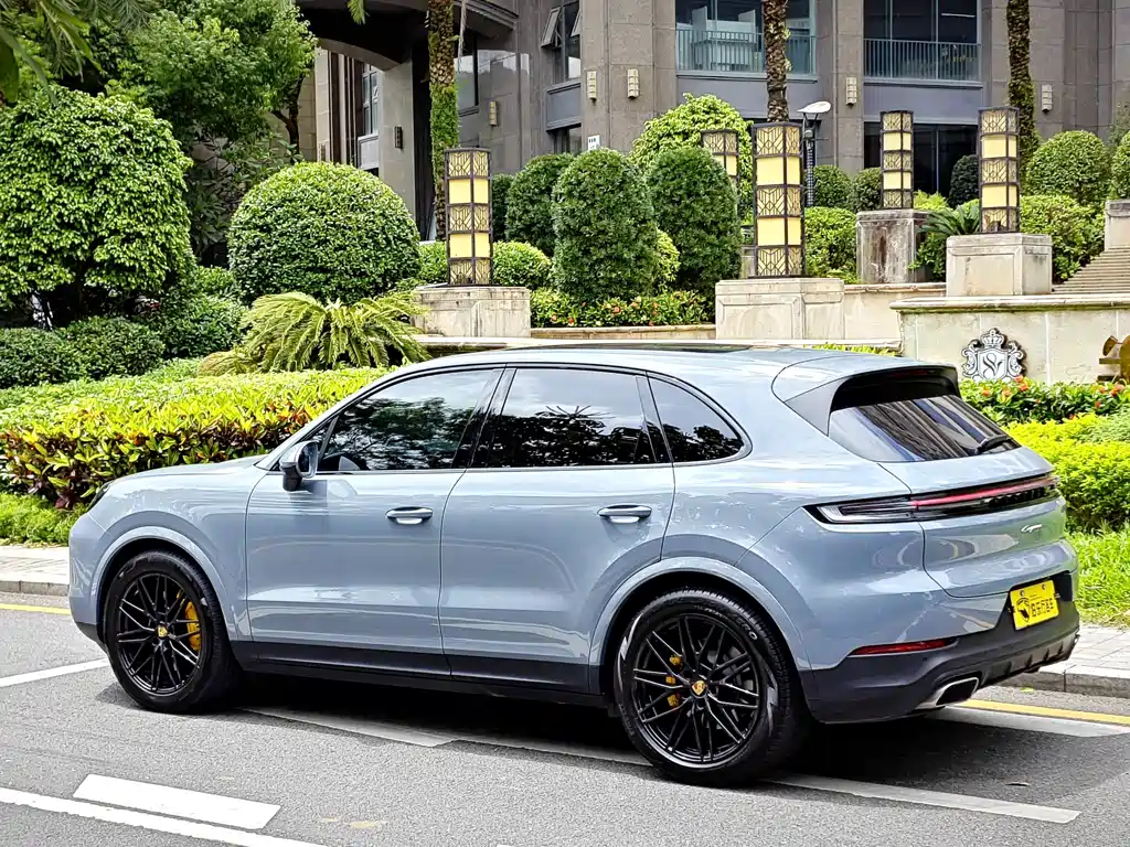 Porsche Cayenne — миниатюра 30