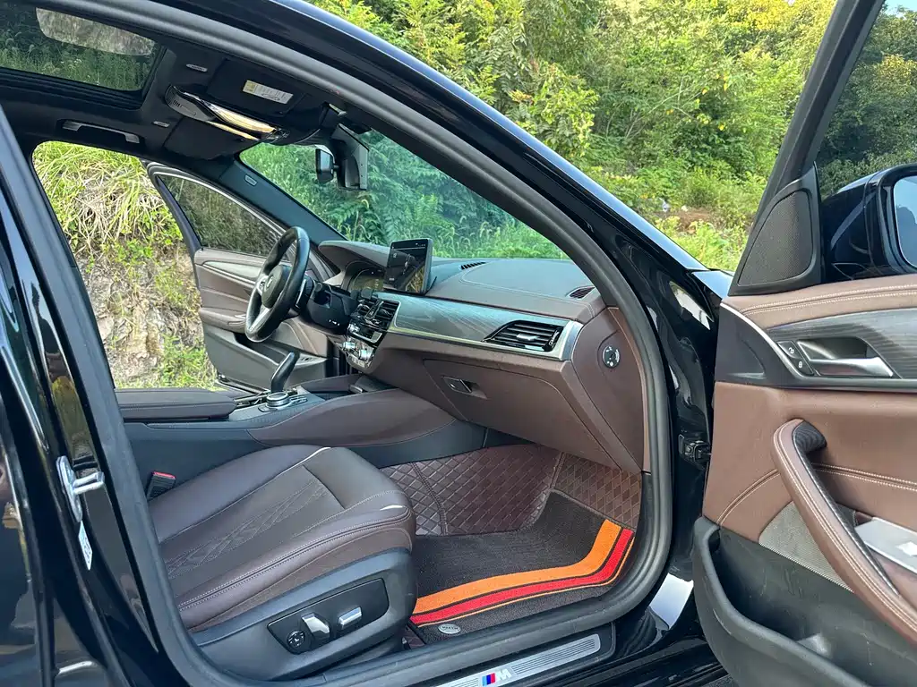 BMW 5 Series — миниатюра 8