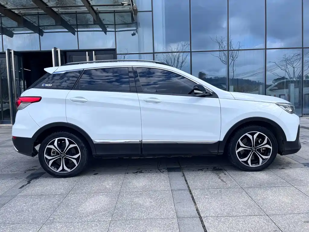 BAIC EX5 — миниатюра 7