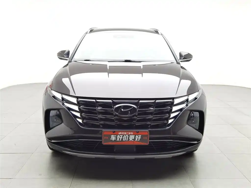 MODERN TUCSON