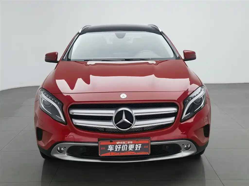 MERCEDES-BENZ GLA