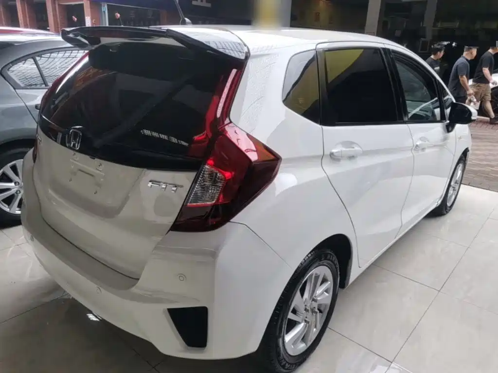 Honda Fit — миниатюра 7