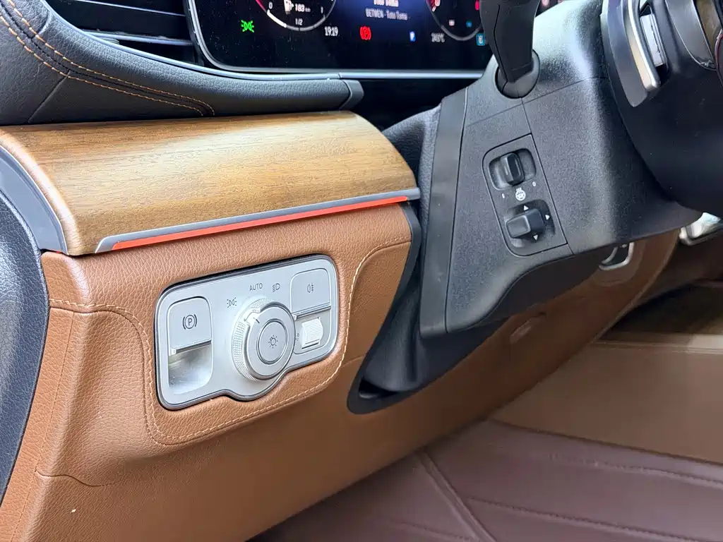 Mercedes-Benz GLS — миниатюра 8