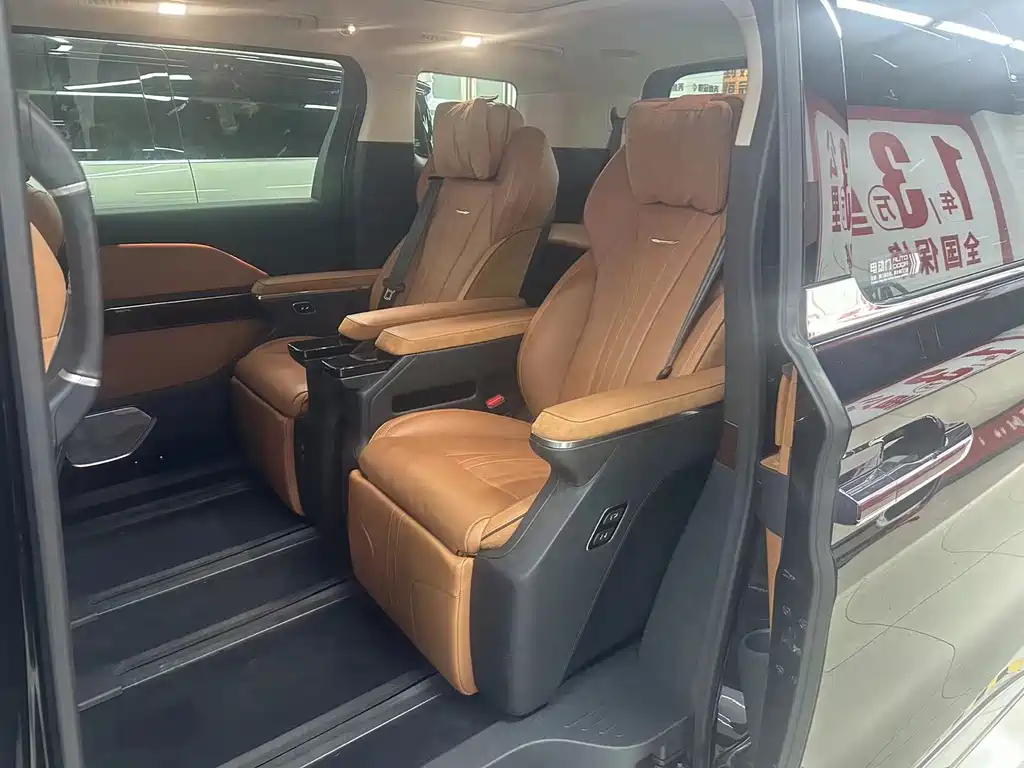 Hongqi Hongqi HQ9 PHEV — миниатюра 7