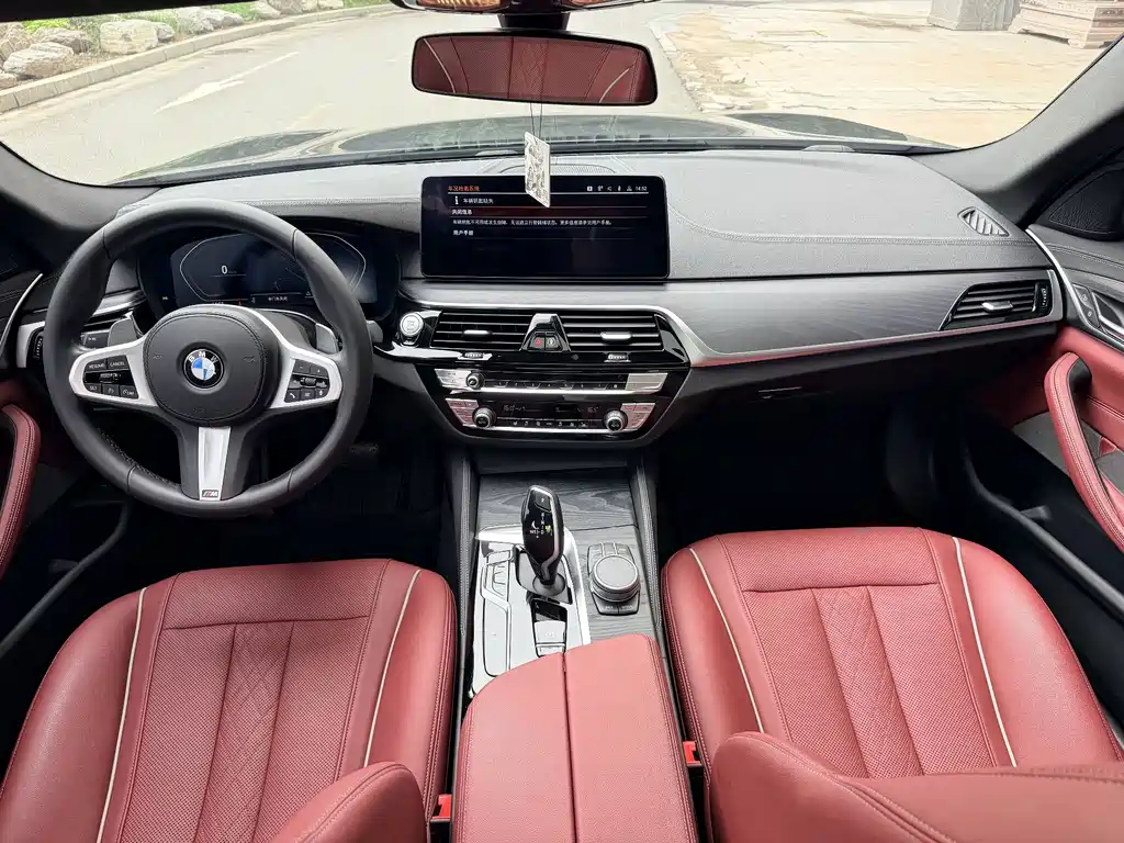 BMW 5 Series — миниатюра 6