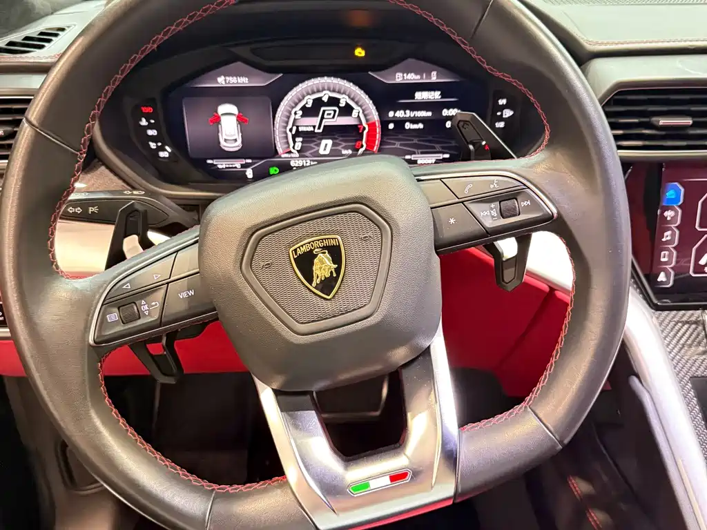 Lamborghini Urus — миниатюра 8