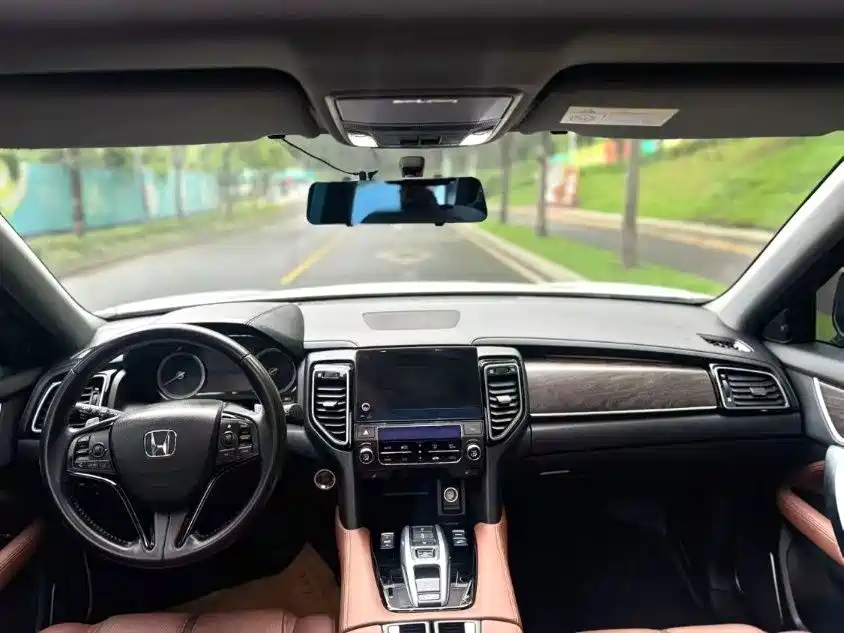 Honda UR-V — миниатюра 5