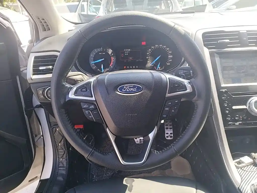 Ford Mondeo — миниатюра 11
