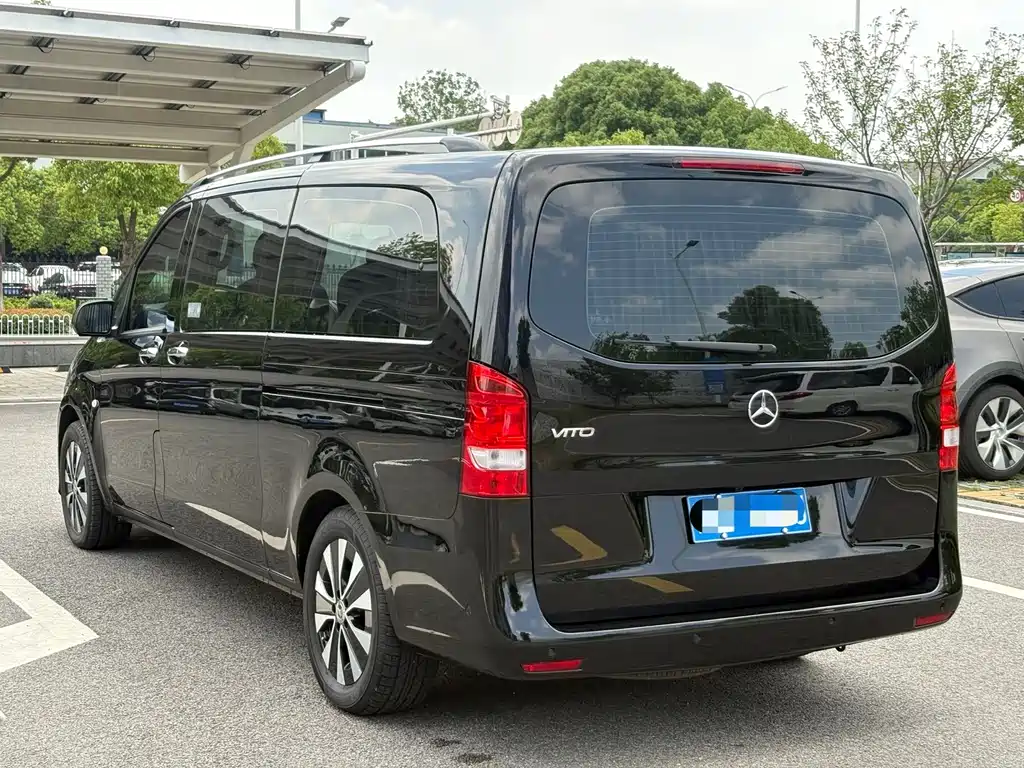 Mercedes-Benz Vito 2021 2.0T 7 мест