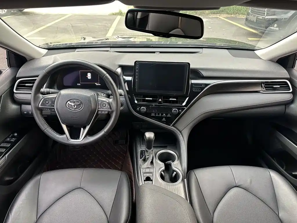 Toyota Camry — миниатюра 8