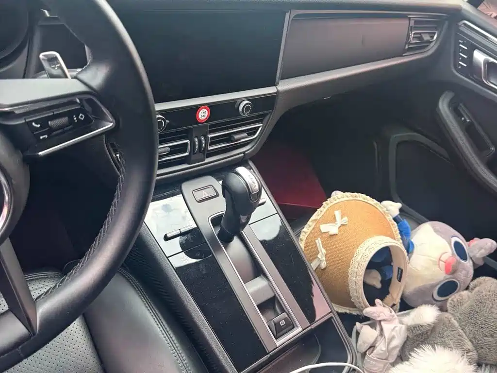 Porsche Macan — миниатюра 3