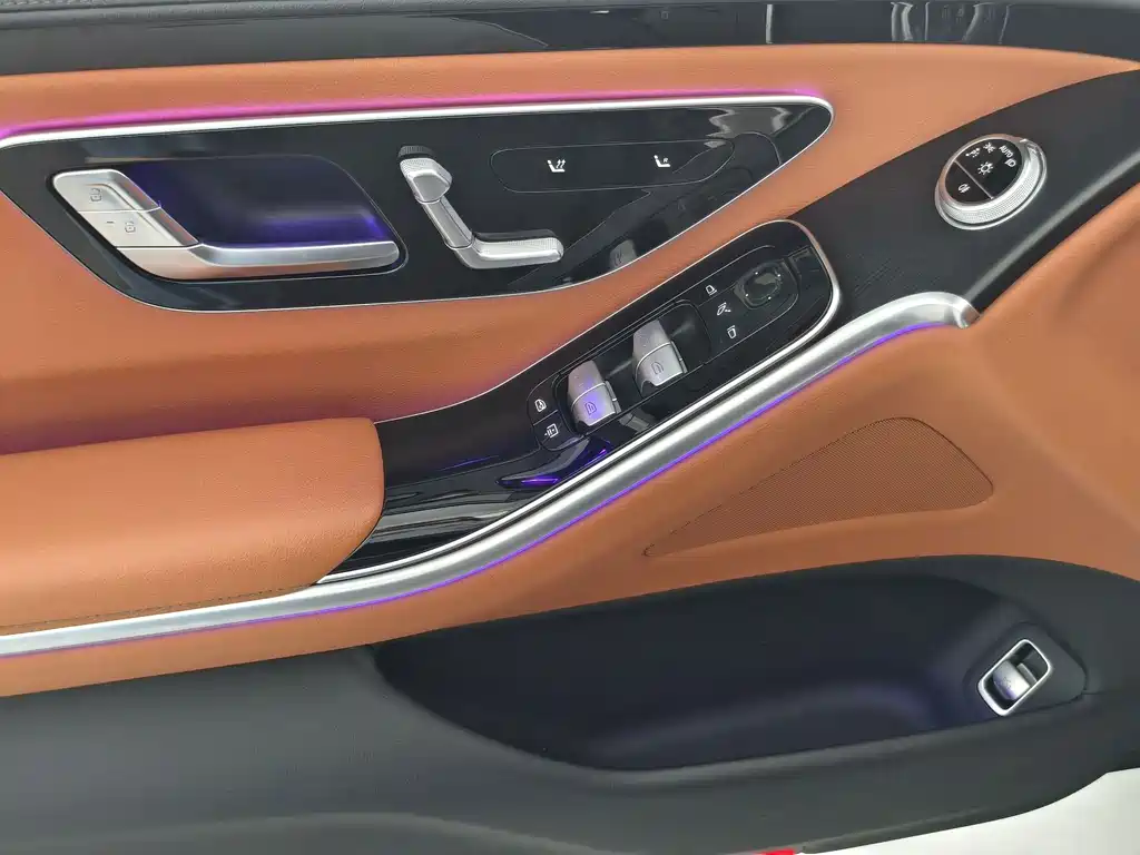 Mercedes-Benz S-Class — миниатюра 11
