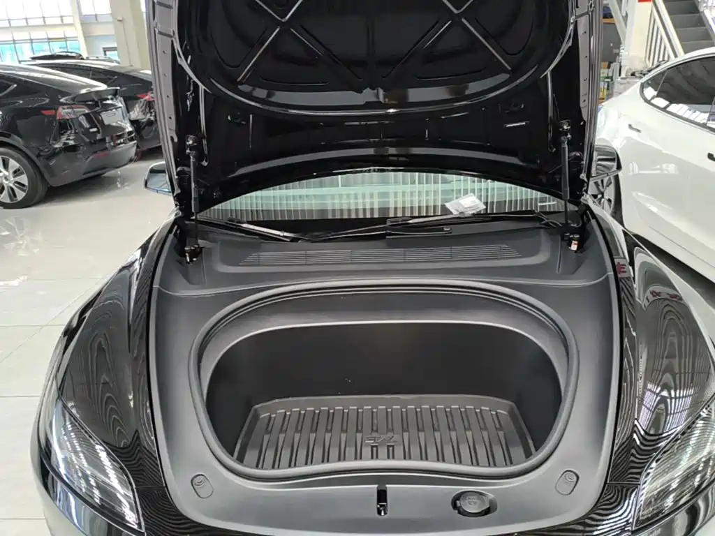 Tesla Model 3 — миниатюра 20