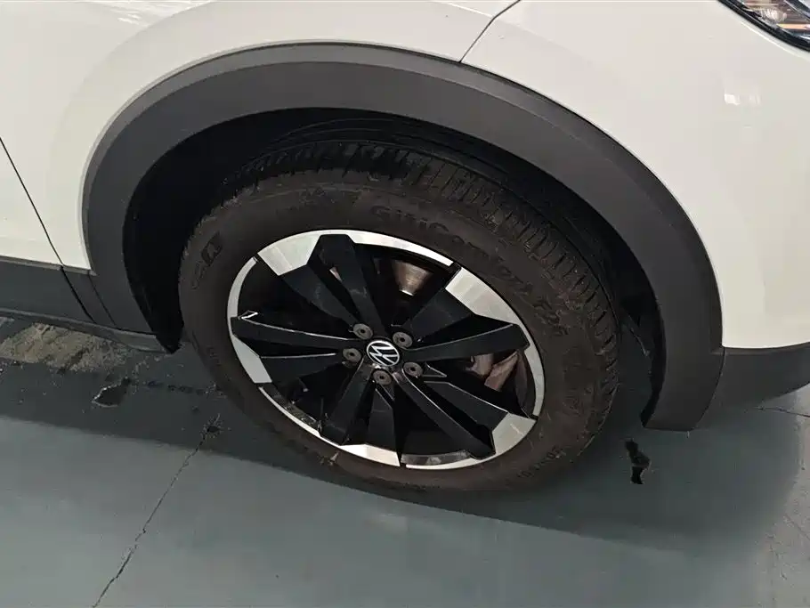 VOLKSWAGEN EXPLORING THE SHADOW