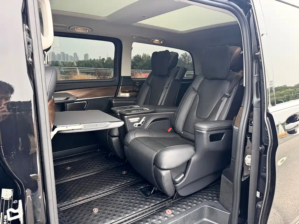 Mercedes-Benz V-Class — миниатюра 30