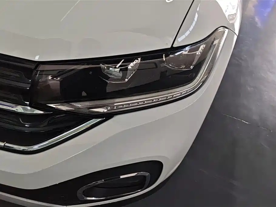 VOLKSWAGEN EXPLORING THE SHADOW