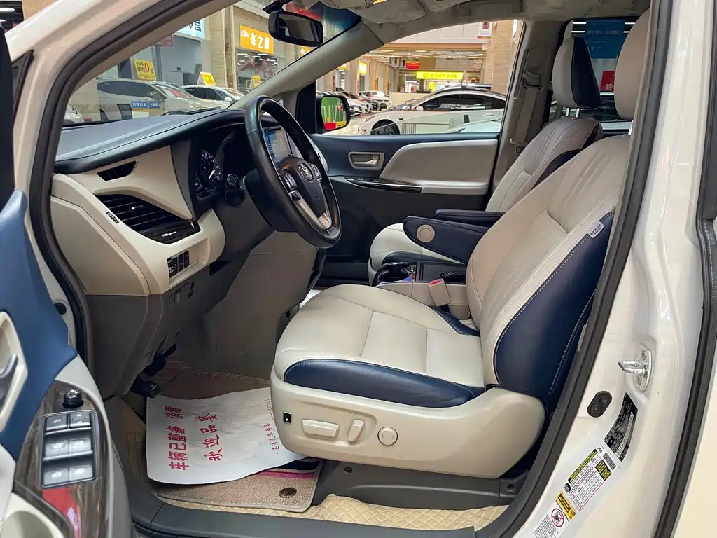 Toyota Sienna — миниатюра 8