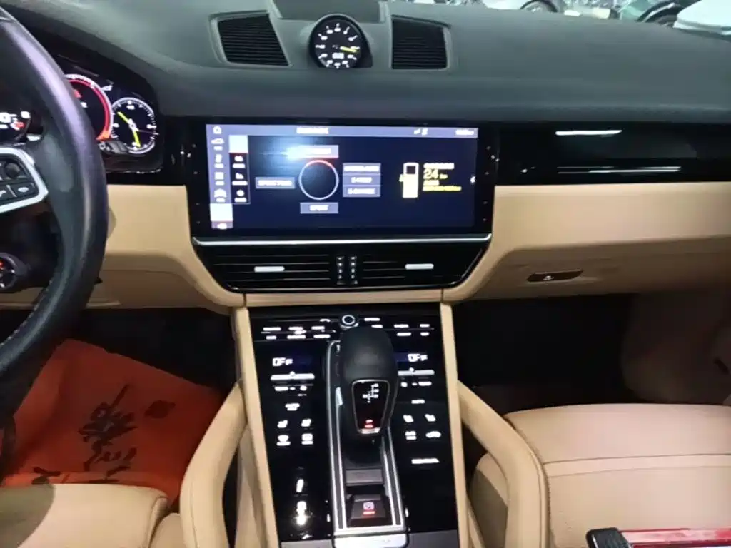 Porsche Cayenne Hybrid — миниатюра 13