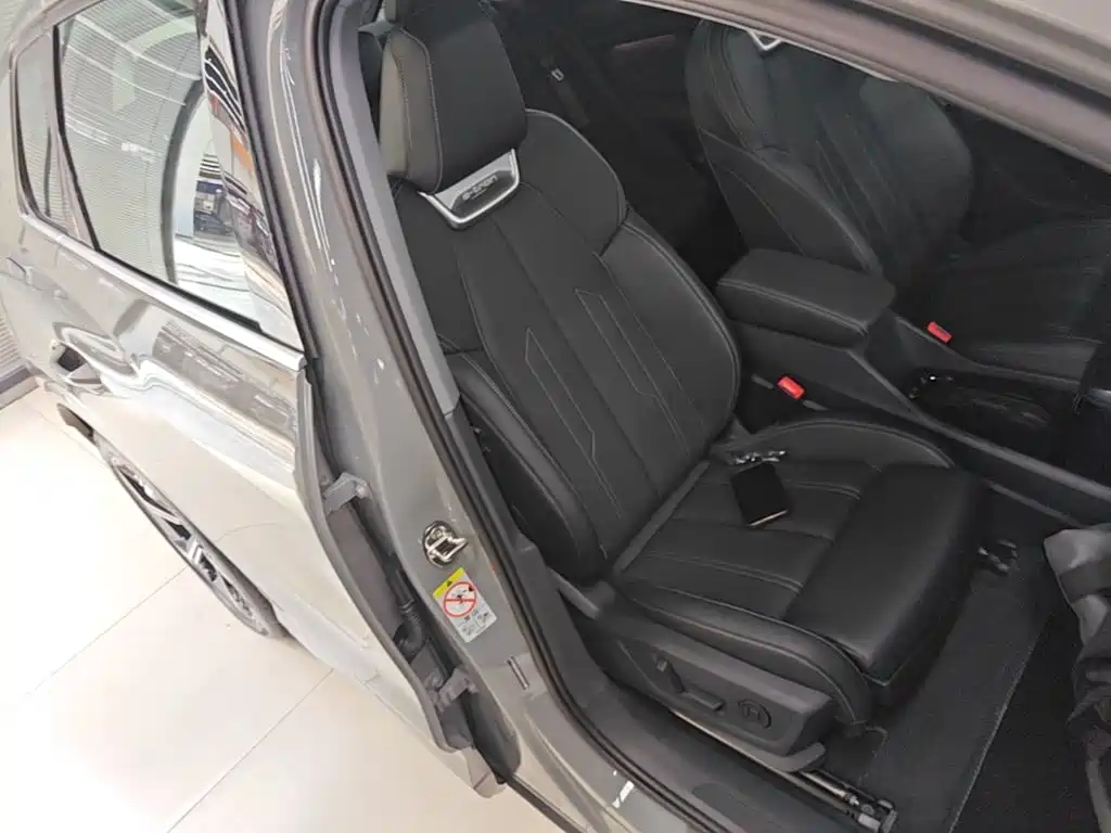 Audi Q4 e-tron — миниатюра 25