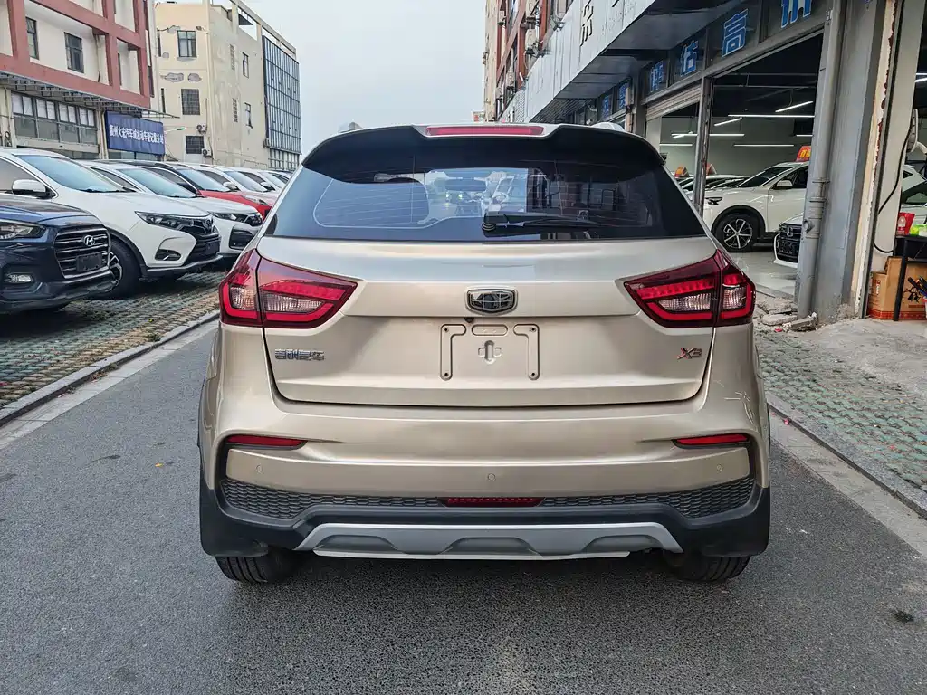 Geely Vision X3 — миниатюра 9