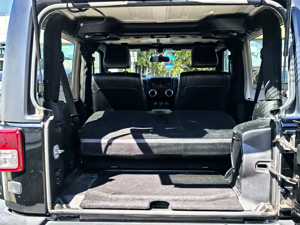 Jeep Wrangler — миниатюра 10