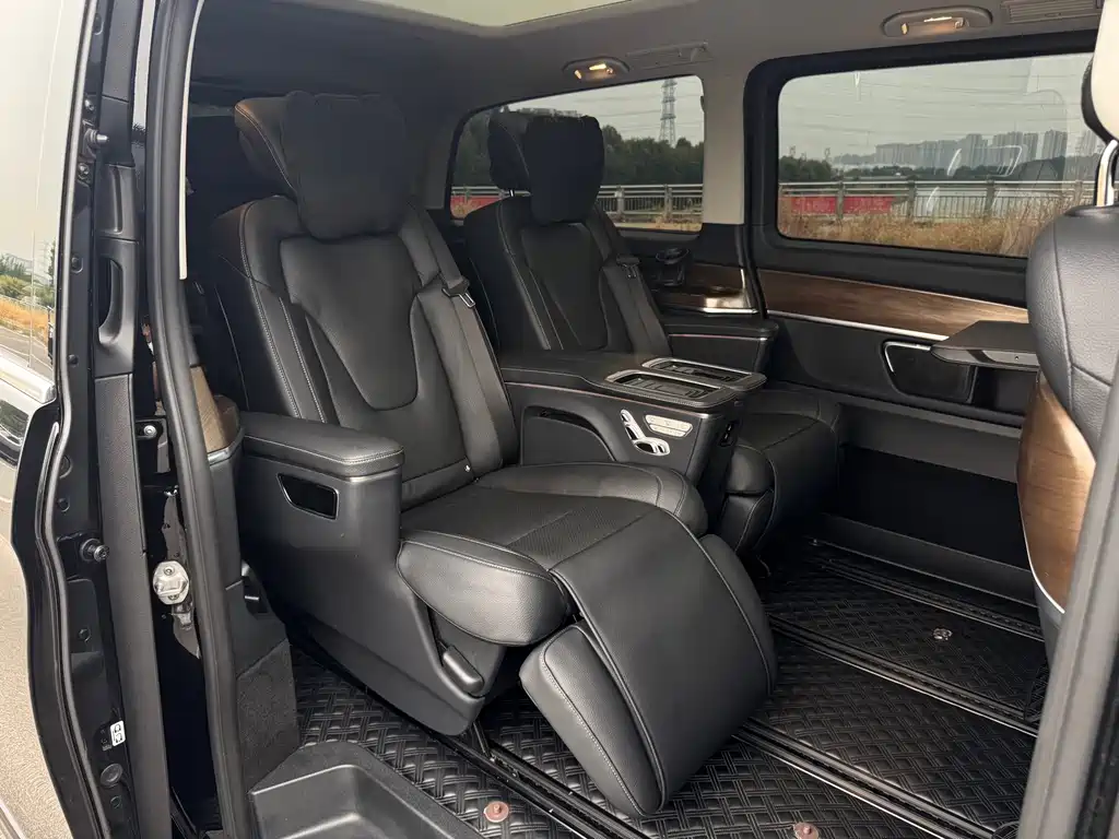 Mercedes-Benz V-Class — миниатюра 33
