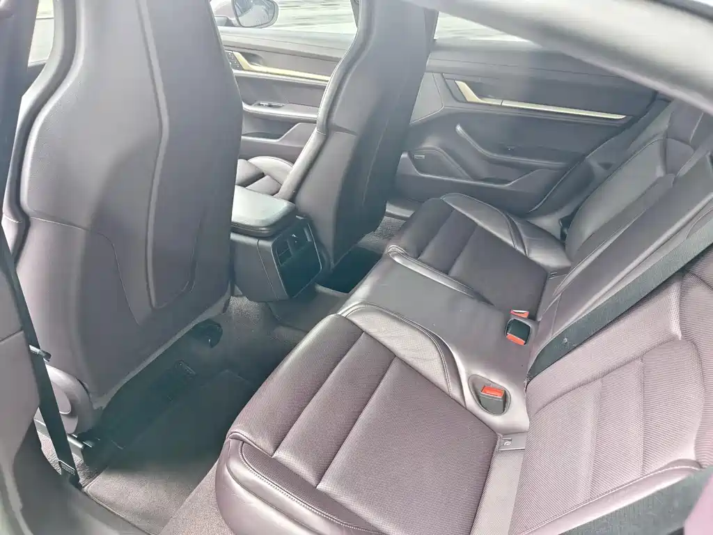Porsche Taycan — миниатюра 11