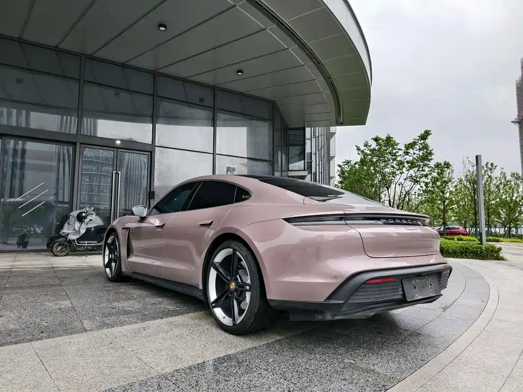 Porsche Taycan — миниатюра 16