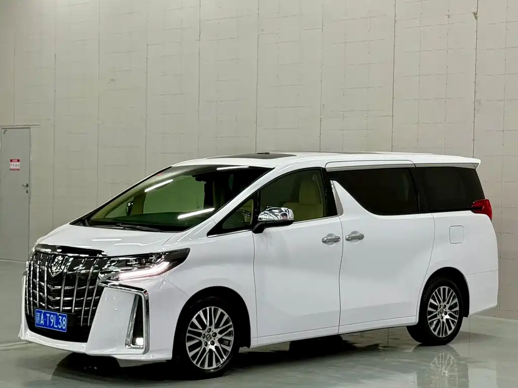 Toyota Alphard — миниатюра 3